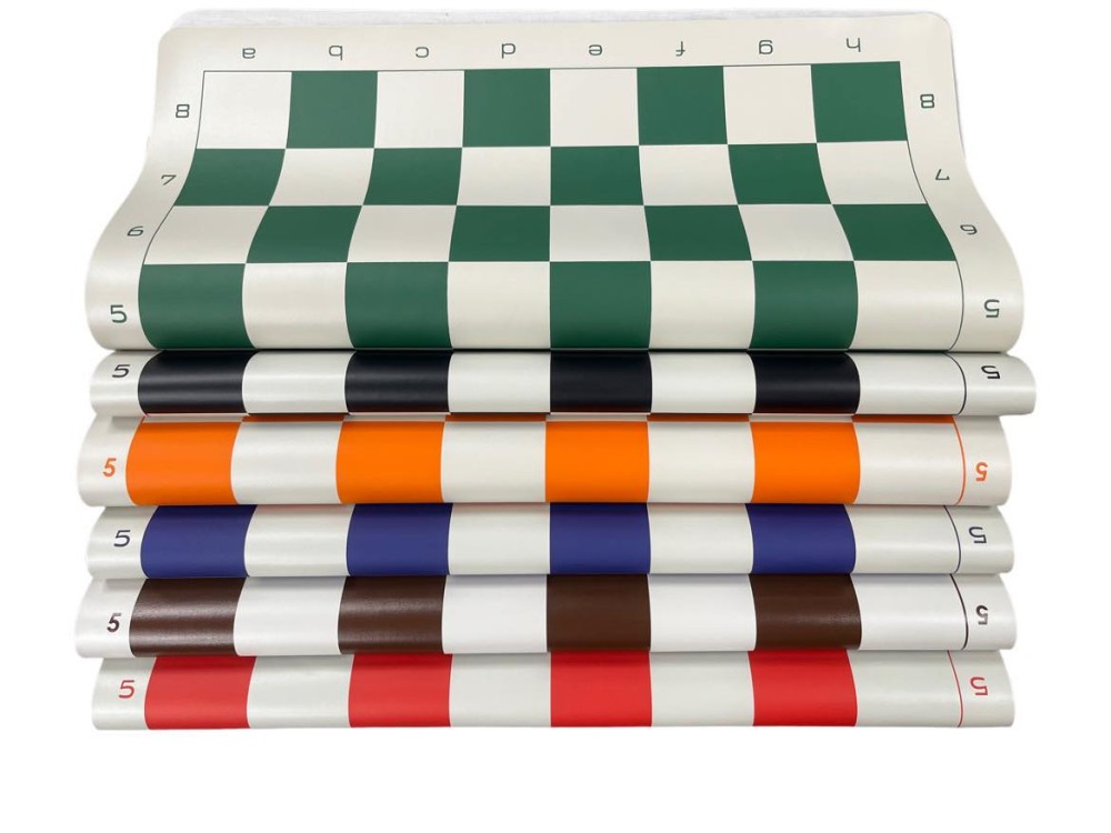 CHESS COMBO - COLORED PIECES: Vinyl Bag / Board / Chess Set